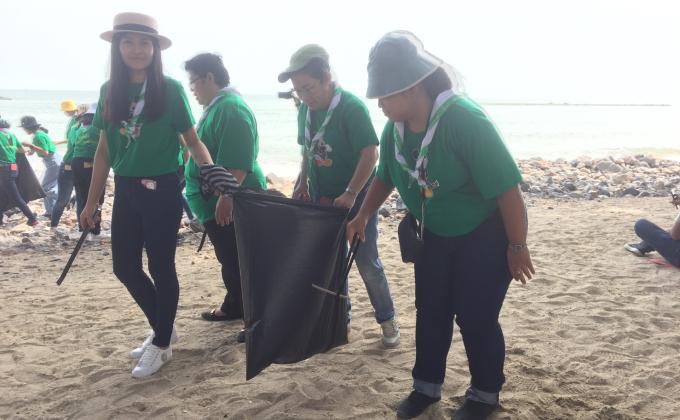 จิตอาสาเก็บขยะ