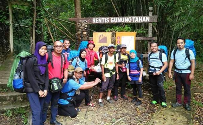 Cabaran Mendaki Gunung Tahan 2017 oleh Kelab Mendaki Oghe Lama & Pasukan Kelana Mas