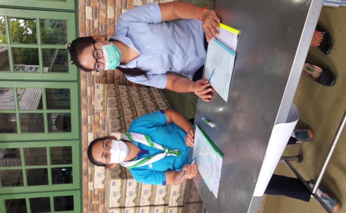 ส่งมอบนมโรงเรียนให้นักเรียน