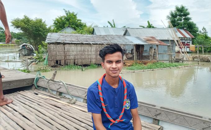 বন্যা কবলিত এলাকায় ত্রান সামগ্রী বিতরন ২০২০