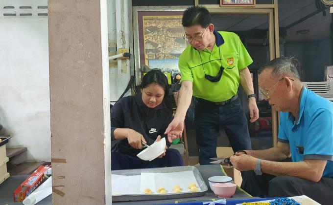 จิตอาสาทำขนม