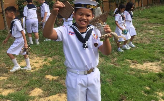 กิจกรรมบำเพ็ญประโยชน์เก็บขยะรอบๆโรงเรียน