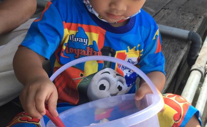 พาน้องไห้อาหารปลา