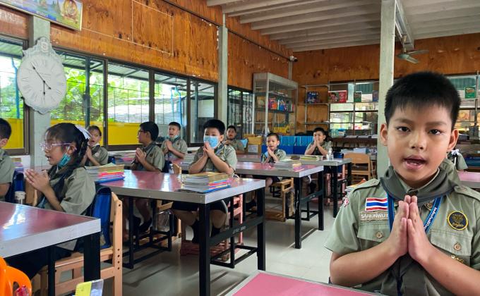 เด็กนำสวดมนต์