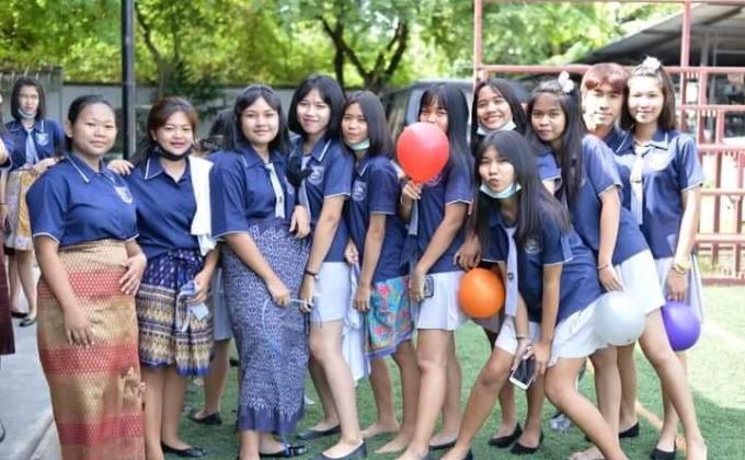 ช่วยทำฉากแสดงละคร