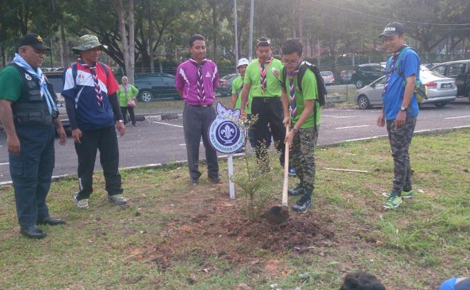 PROGRAM KEMBARA ALAM : EKSPLORASI GUNUNG LAMBAK 2017