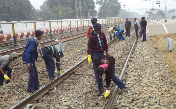 cleanliness awarness camp at muri railway station