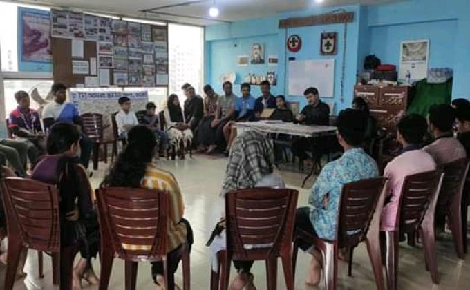 ক্রু মিটিং 