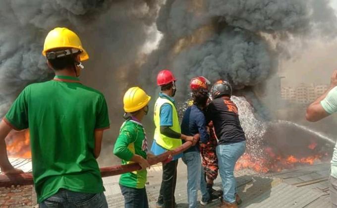 অগ্নিকান্ড নিয়ন্ত্রণে স্কাউট 