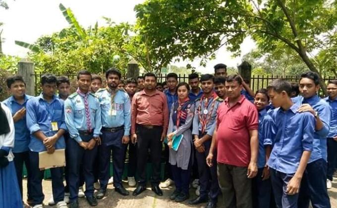 ডেঙ্গু প্রতিরোধে সচেতনতা সৃষ্টির লক্ষ্যে বিভিন্ন শিক্ষা প্রতিষ্ঠান পরিদর্শন করে কুষ্টিয়া জেলা রোভার স্কাউট।