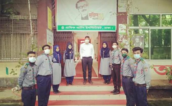 ছাত্র-ছাত্রিদের ভর্তিযুদ্ধে রোভারদের সহযোগিতা 