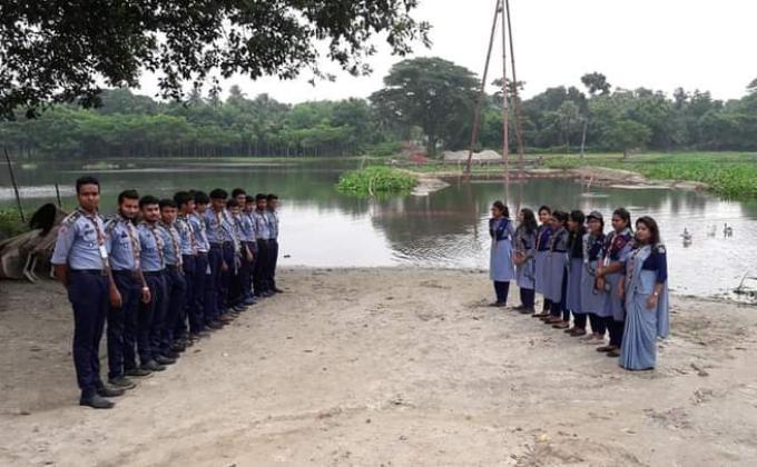      নবগঙ্গা পরিষ্কার 