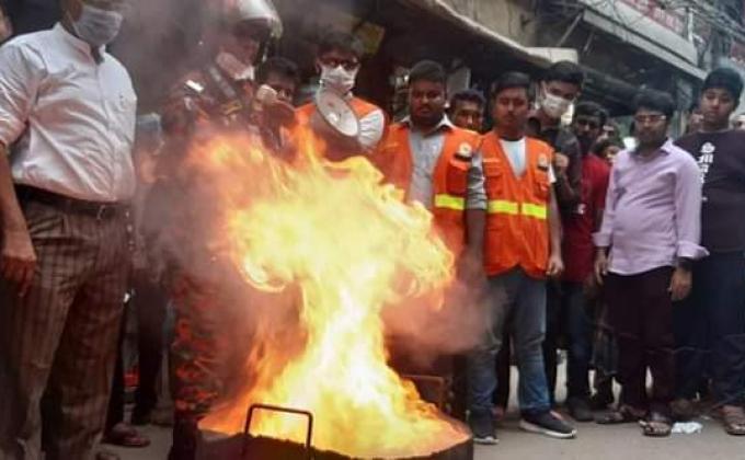 অদ্য ১০/১০/২০২০ ইং তারিখ, বাংলাদেশ ফায়ার সার্ভিসের এর মহরা অনুষ্ঠিত হলো চকবাজার 