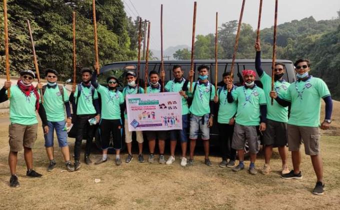 ভ্রমন হোক সচেতন ও নিরাপদ ভাবে আনন্দময়!!!

গত ১৫ জানুয়ারি, ২০২১ইং তারিখে ট্রুপ ২১ ওপেন স্কাউট গ্রুপের একঝাক রোভার ও স্কাউট চট্টগ্রামের সীতাকুণ্ড রেঞ্জের গুলিয়াখালী সী-বীচ, চন্দ্রনাথ পাহাড় ও নাপিত্তাছড়া ঝর্ণাতে পর্যটকদের মাঝে মাস্ক বিতরন করে.