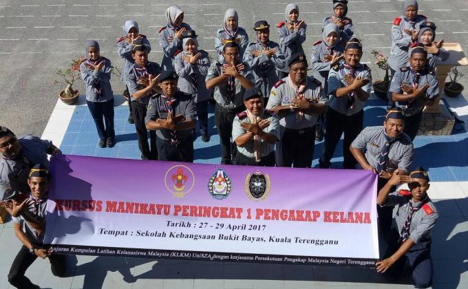Peserta Kursus Pengenalan dan Manikayu 1 (Participant for introduction and wood badge course)