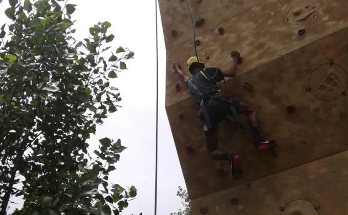 Wall climbing program