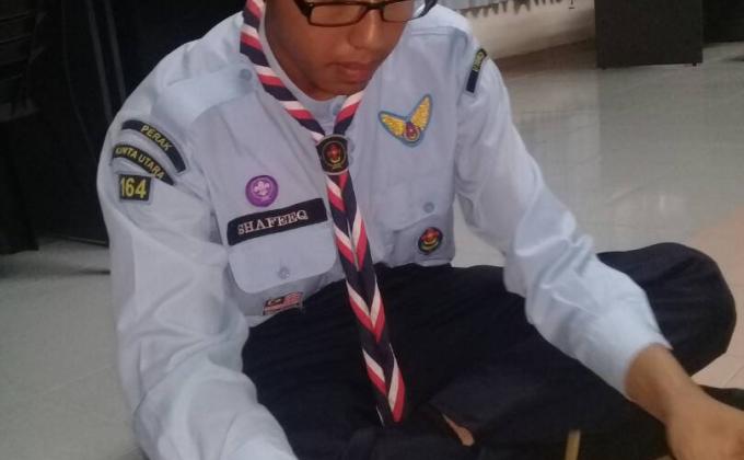 Perjumpaan Mingguan Pengakap Udara : membuat mini gajet