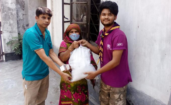 সপ্তনীল মুক্ত মহাদলের রমজানের খাবার বিতরন ২০২০