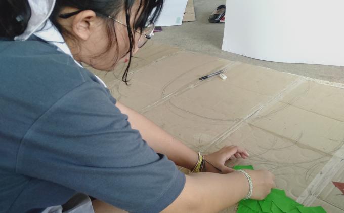 การช่วยงาน ประกอบละคร นางสิบสอง