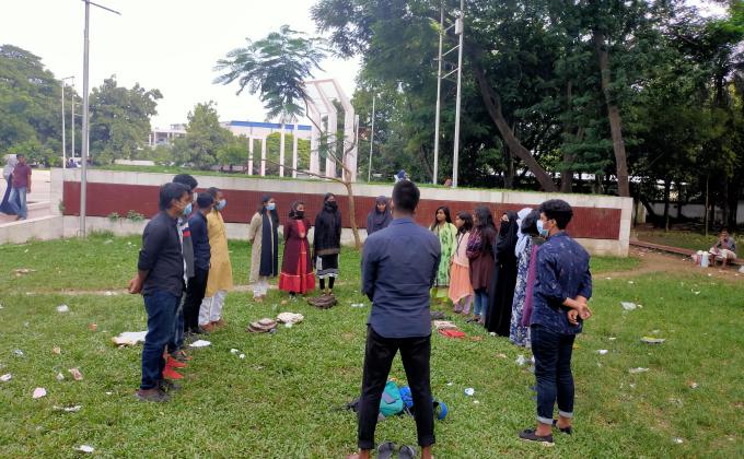 সাপ্তাহিক ক্রুমিটিং
