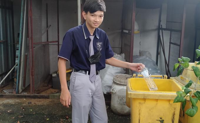 เก็บขยะในวิทยาลัย