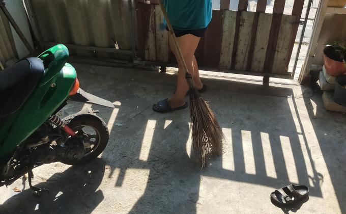กวาดน้าบ้าน