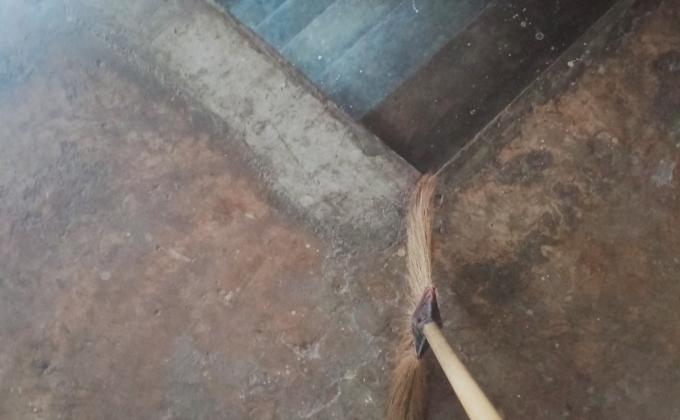 กวาดบ้าน