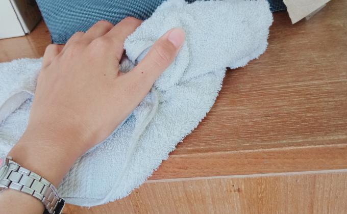 เช็ดโต๊ะ