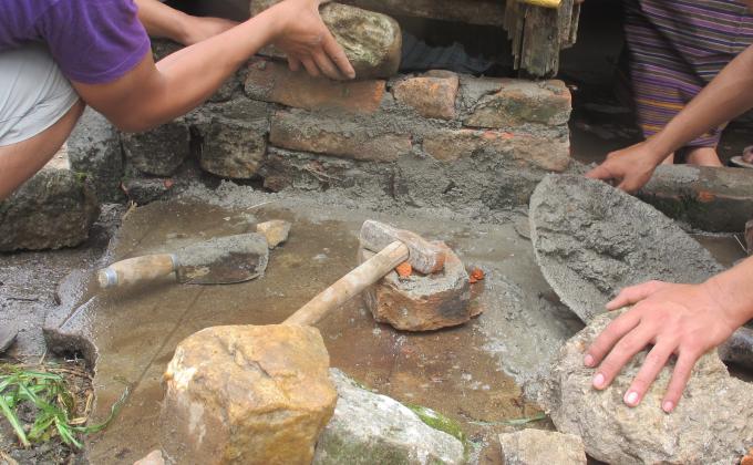 Helping Aum Dongphu