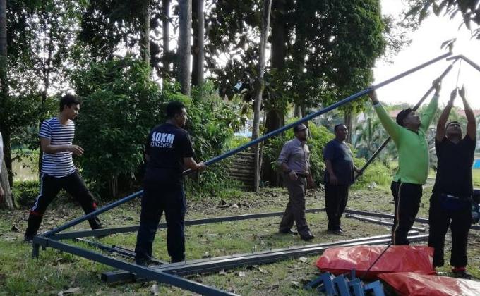 Gotong- royong persiapan kursus manik kayu peringkat pengenalan dan peringkat 1