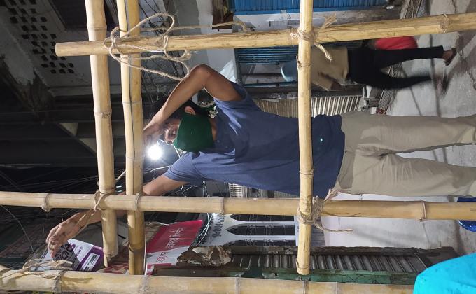 করোনা পরিস্থিতিতে এলাকার নিরাপত্তা গেইট তৈরি