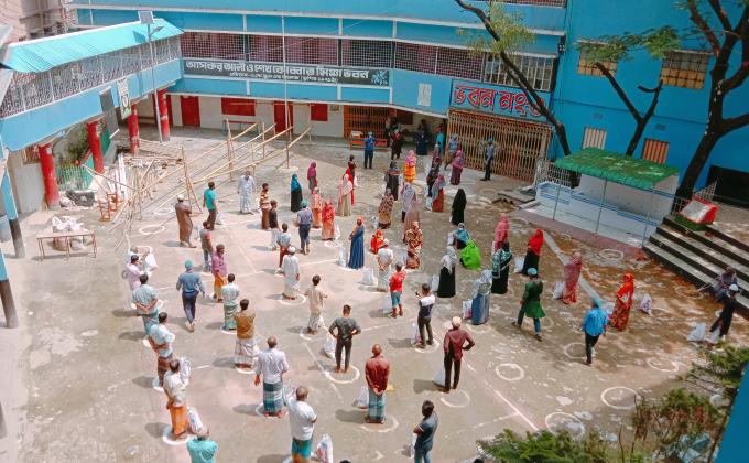 Food distribution during epidemics