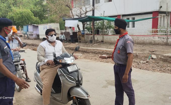 covid19 मैं सनराइज पक्षी के लिए परिंडे का कार्य करते हुए