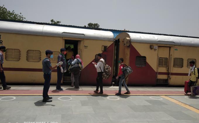 सीकर से हावड़ा के लिए यात्री हुए रवाना