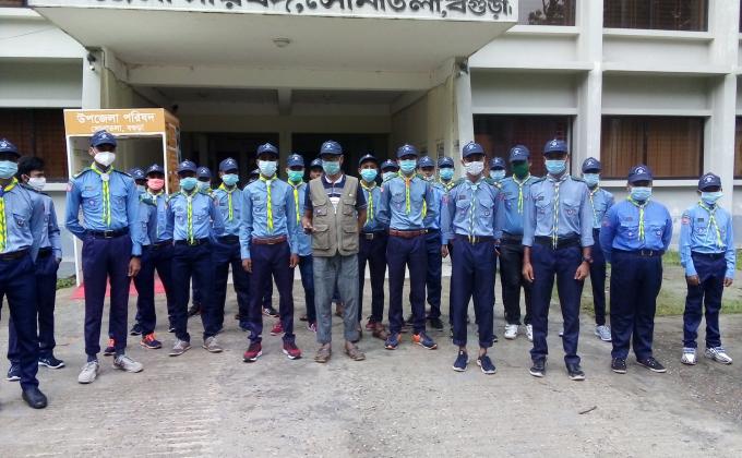 করোনা প্রতিরোধ করার জন্য, সোনাতলা উপজেলার মাননীয় সভাপতি মার্ক্স ও হ্যান্ডস্যানিটাইজার বিতারণ করে। উক্ত কার্যক্রমে আমি সহ আরও ২৩জন রোভার অংশগ্রহণ করে।
