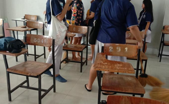 จิตอาสาทำความสะอาดห้องเรียน
