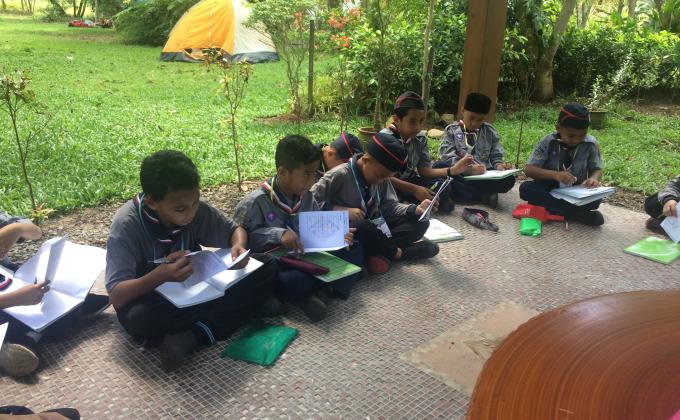 Lencana Keris Gangsa diserahkan kepada 30 Pengakap Kanak-Kanak Labuan