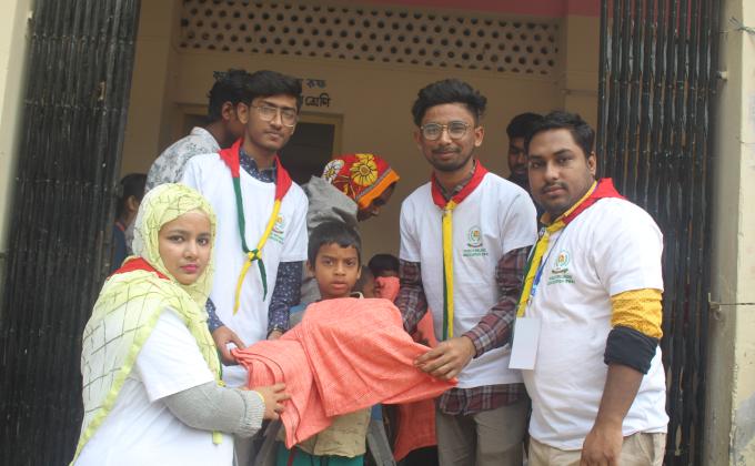 শীতার্তদের মাঝে কম্বল বিতরণ