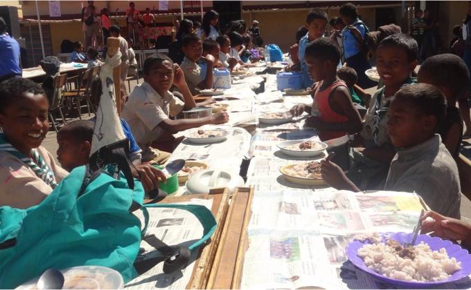 Ampiralahiana et Tsiky (avec fraternité et avec le sourir): Developper l'esprit d'entraide chez les jeunes scouts de Madagascar
