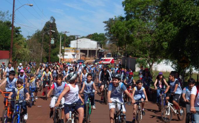 Paseo ciclístico por el centenario Scout en Paraguay