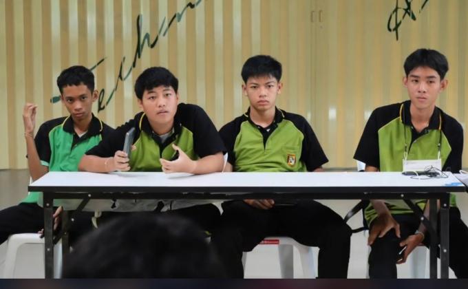 แข่งเกมrov