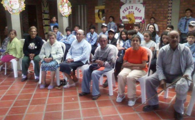 Visita al ancianto de Pamplonita