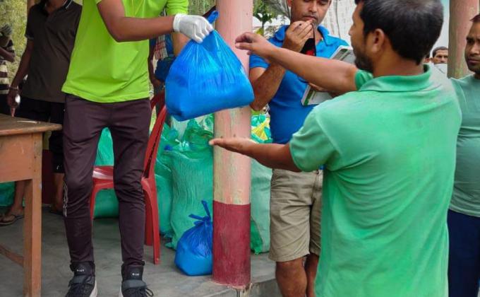 Raw grains kit Distribution to Daily wage workers