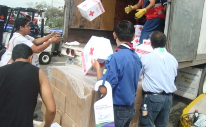 apoyo a centro de acopio de Cruz Roja 