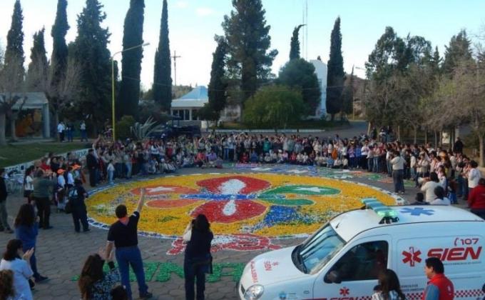 Construyendo Puentes + Flor de Lis Solidaria