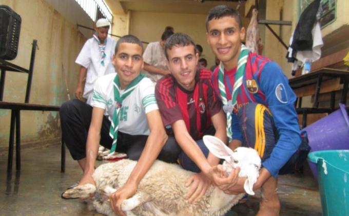 توزيع اضاحي العيد على الفقراء والمساكين ( فوج الشعلة - بسكرة - الجزائر )