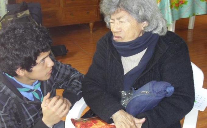 Visita a una casa de adultos mayores 