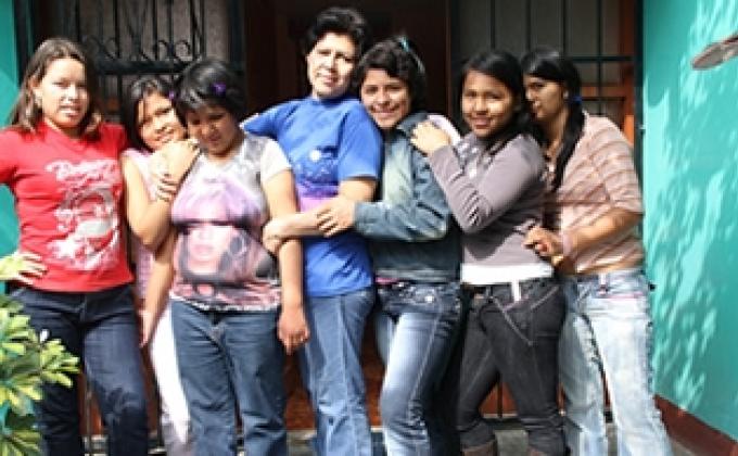 Mejorando la calidad de vida de las niñas de la Casa Hogar Sagrado Corazon de Jesus de Los Olivos-INABIF