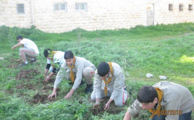 مئة وخمسون شجرة للأسرى .... مجموعة القادسية تتواصل مع برنامج رسل السلام