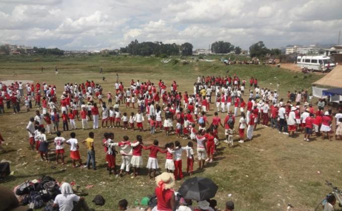 Marche et carnavale pour la paix: "Mita be"(Tana Sud, Madagascar)